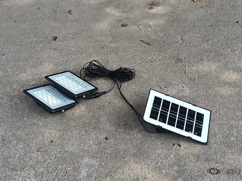 Solar integrated light.jpg