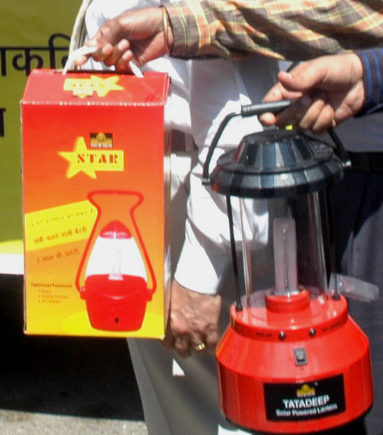 Solar Tatadeep Lantern, 2008 (cropped).jpg