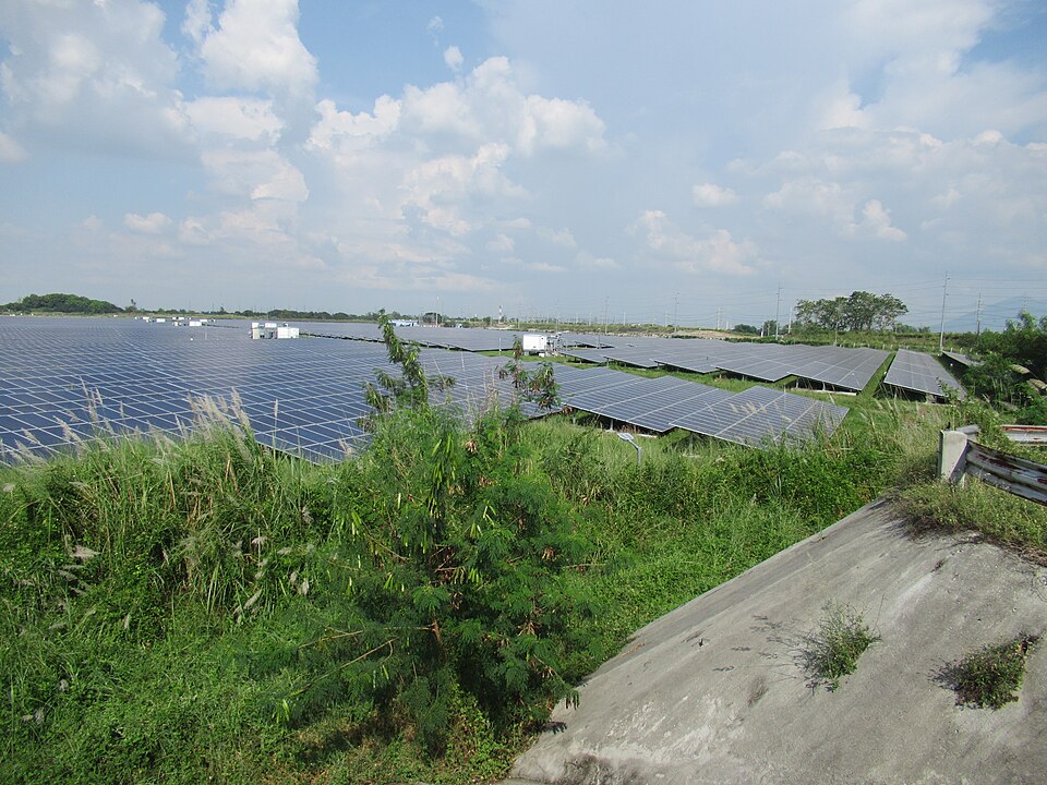 Solar panels in the Philippines 09.jpg