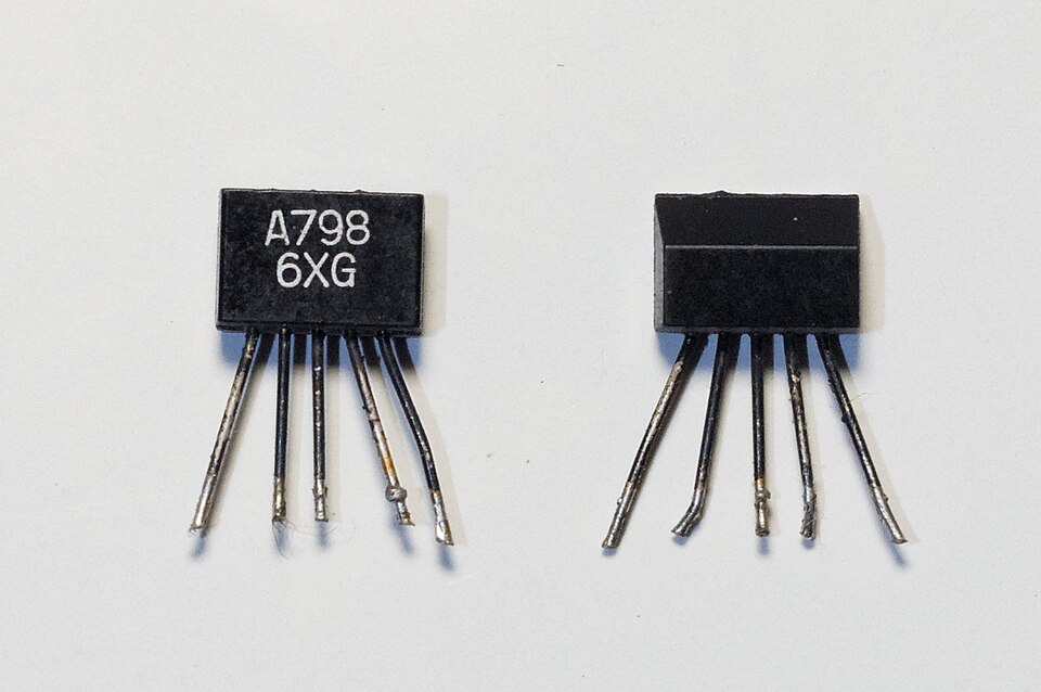 2SA798 dual pnp transistor, around 1977.jpg