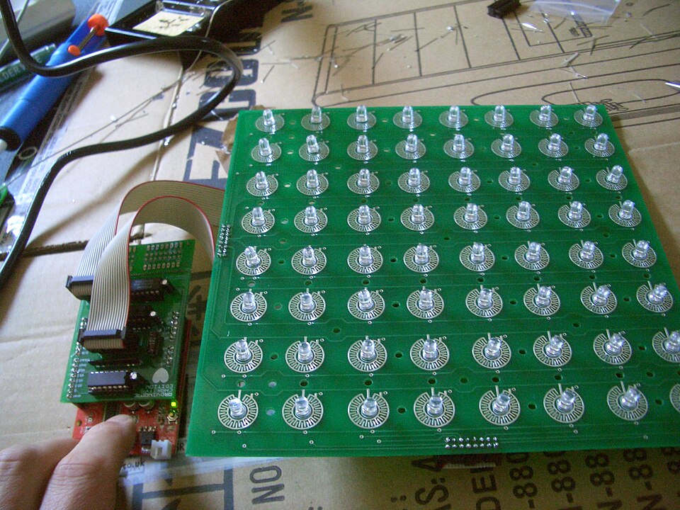 Arduinome - Assembling (2009-06-10 15.32.54 by c-g.).jpg